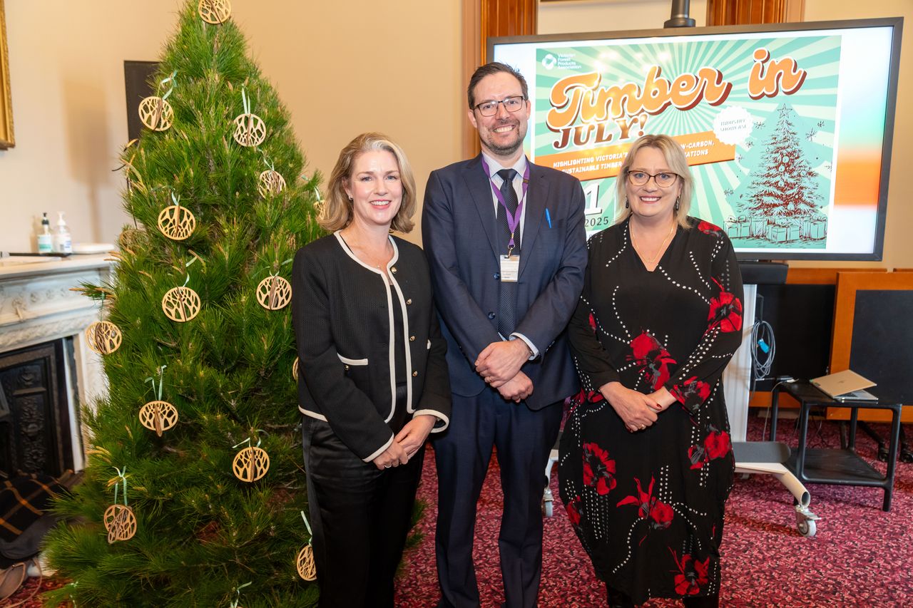 Andrew White (centre) with Victorian Shadow Minister for Agriculture Emma Kealy (left) and Victorian Minister for Agriculture Ros Spence (right) at the Christmas in July annual showcase at the Victorian Parliament House. (Photo Credit: Supplied)